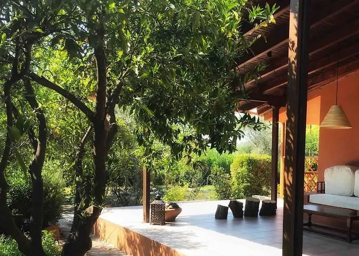 Tzitzikari, Private In A Citrus Garden Κάτω Μελιδόνι